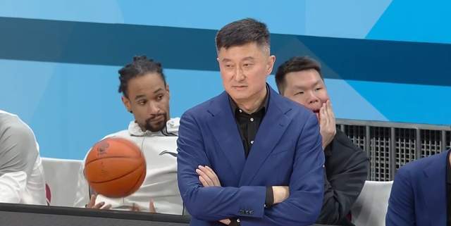 J9九游会官方网站-该醒醒了！广东杜锋一战引众怒，3大失误太致命，用人一塌糊涂